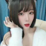 轩萧学姐《NO.05 – 犬系小姐姐》主题写真：15张全套美图，含3个视频