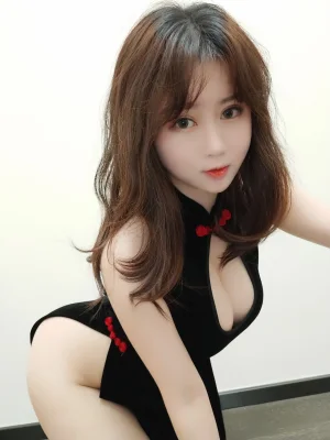 依酱《旗袍》主题写真：25张全套美图