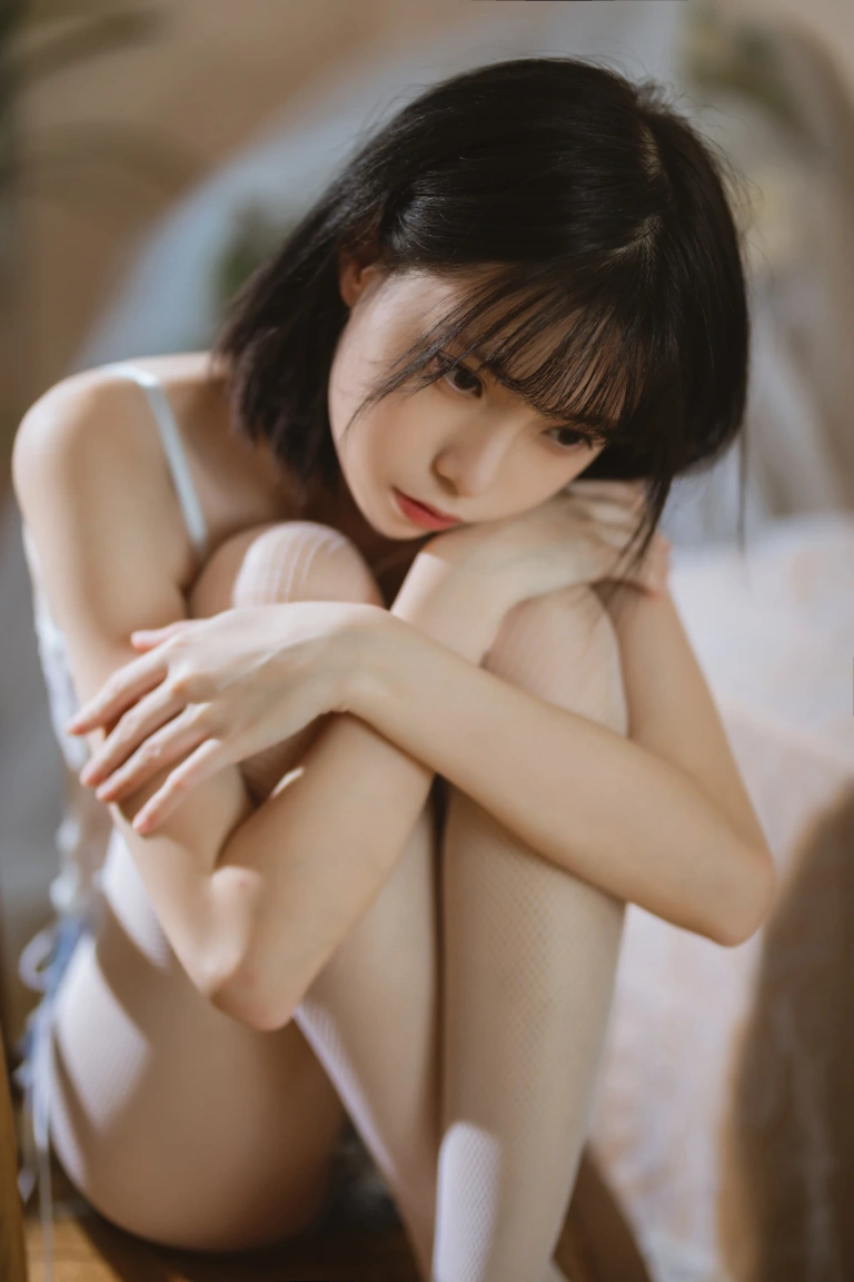 许岚《纯欲牛仔短裤》主题写真：40张全套美图