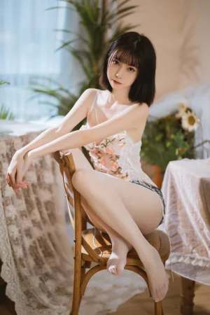 许岚《纯欲牛仔短裤》主题写真：40张全套美图