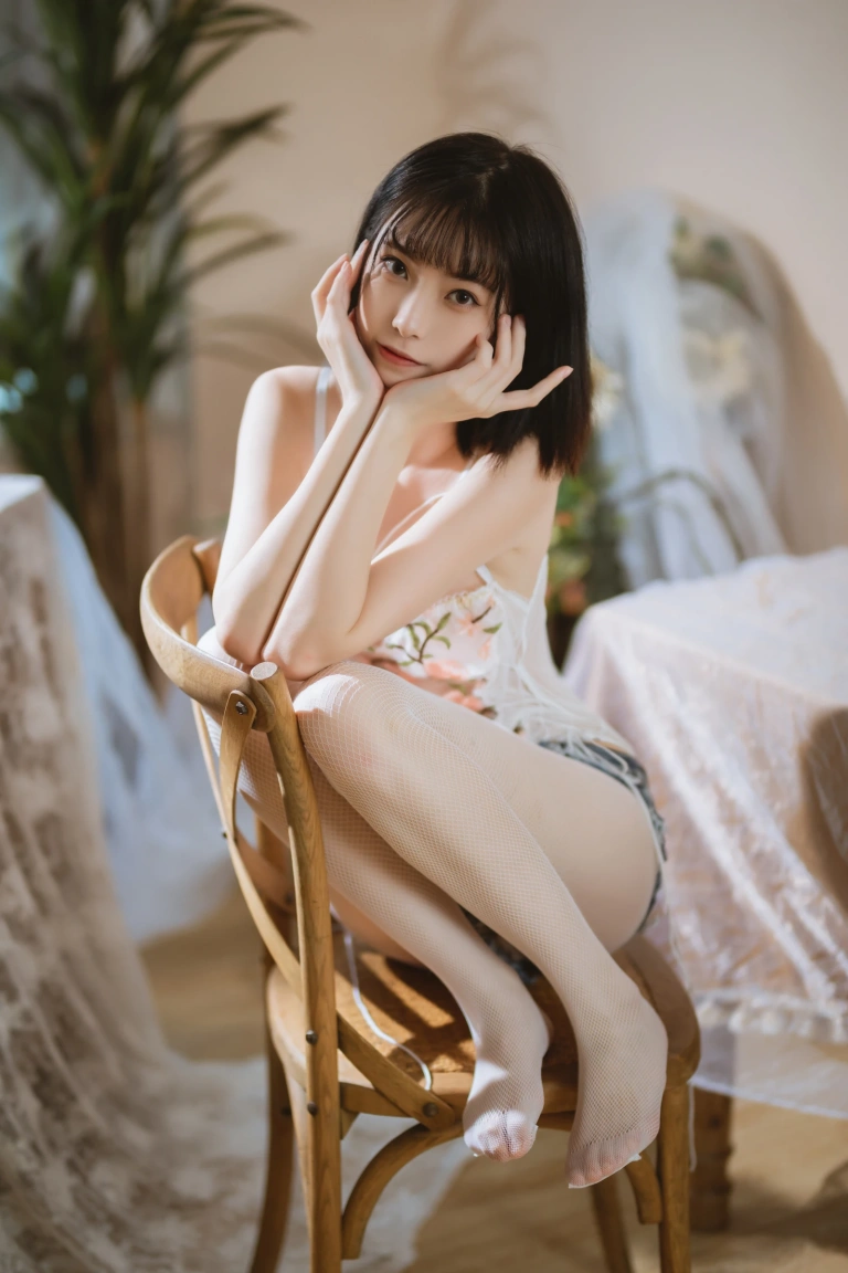 许岚《纯欲牛仔短裤》主题写真：40张全套美图