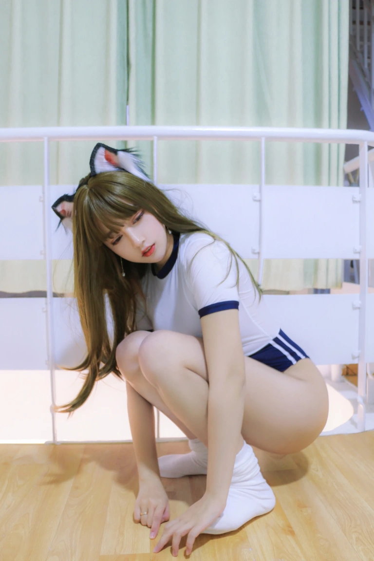 过期米线线喵《体操服》主题写真：16张全套美图