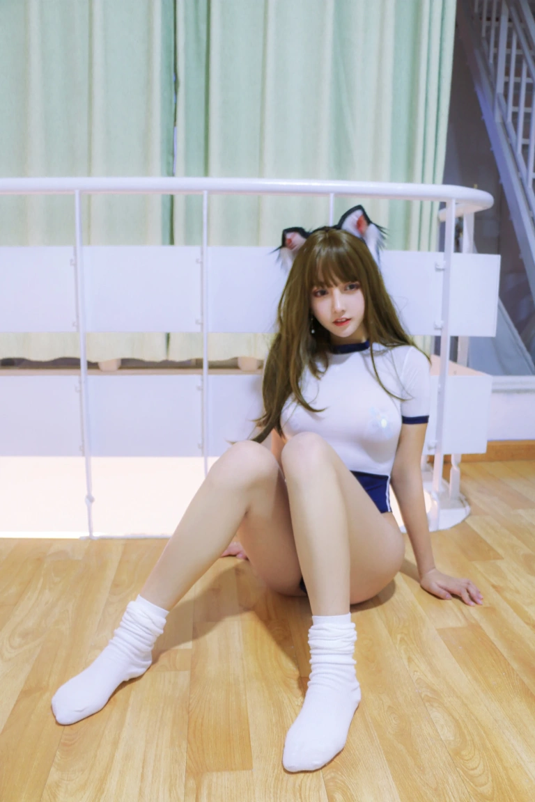过期米线线喵《体操服》主题写真：16张全套美图