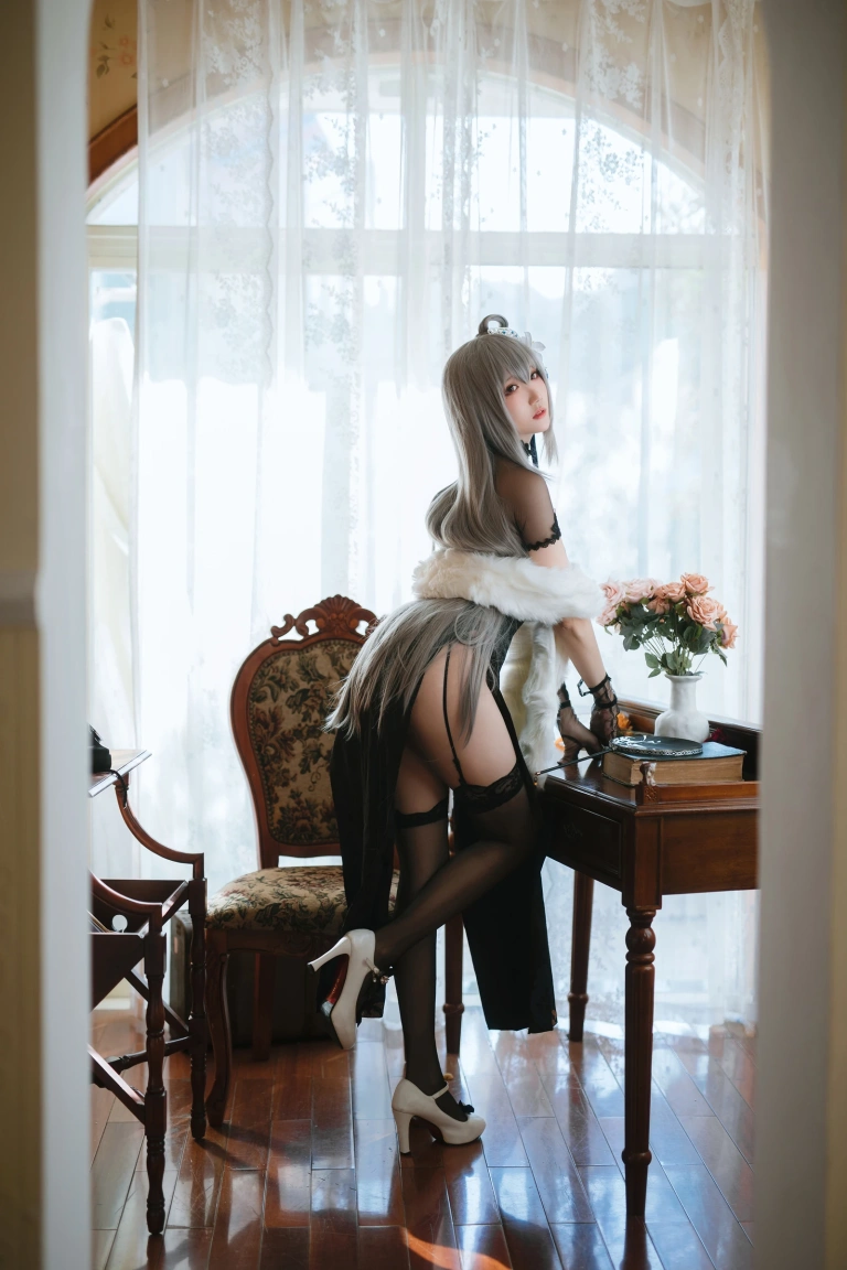 瓜希酱《碧蓝航线 路易九世 旗袍》主题写真：18张全套美图