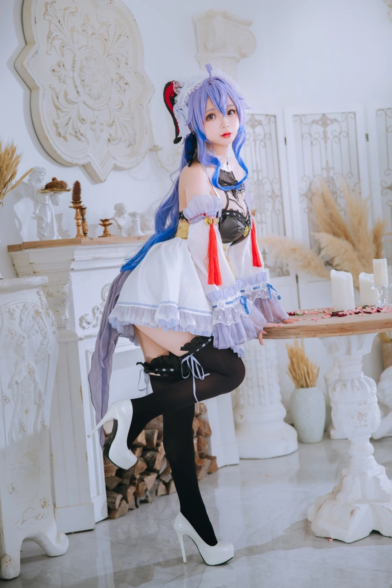 日奈娇(椎名莜)《甘雨女仆》主题写真：23张全套美图