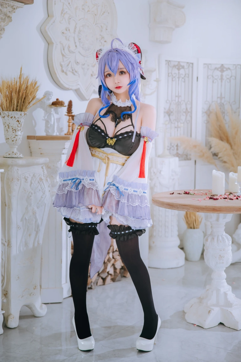 日奈娇(椎名莜)《甘雨女仆》主题写真：23张全套美图