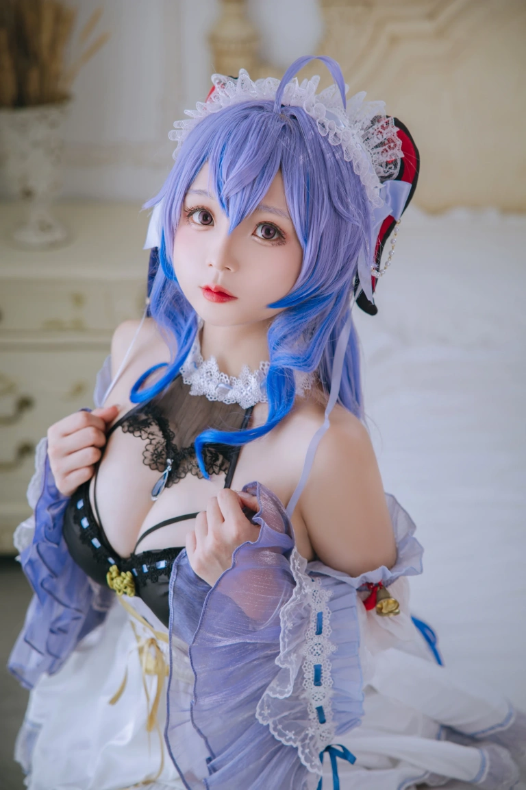 日奈娇(椎名莜)《甘雨女仆》主题写真：23张全套美图