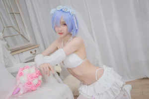 木棉棉《蕾姆婚纱》主题写真：30张全套美图