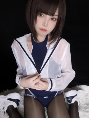 蜜汁猫裘《水着》主题写真：34张全套美图