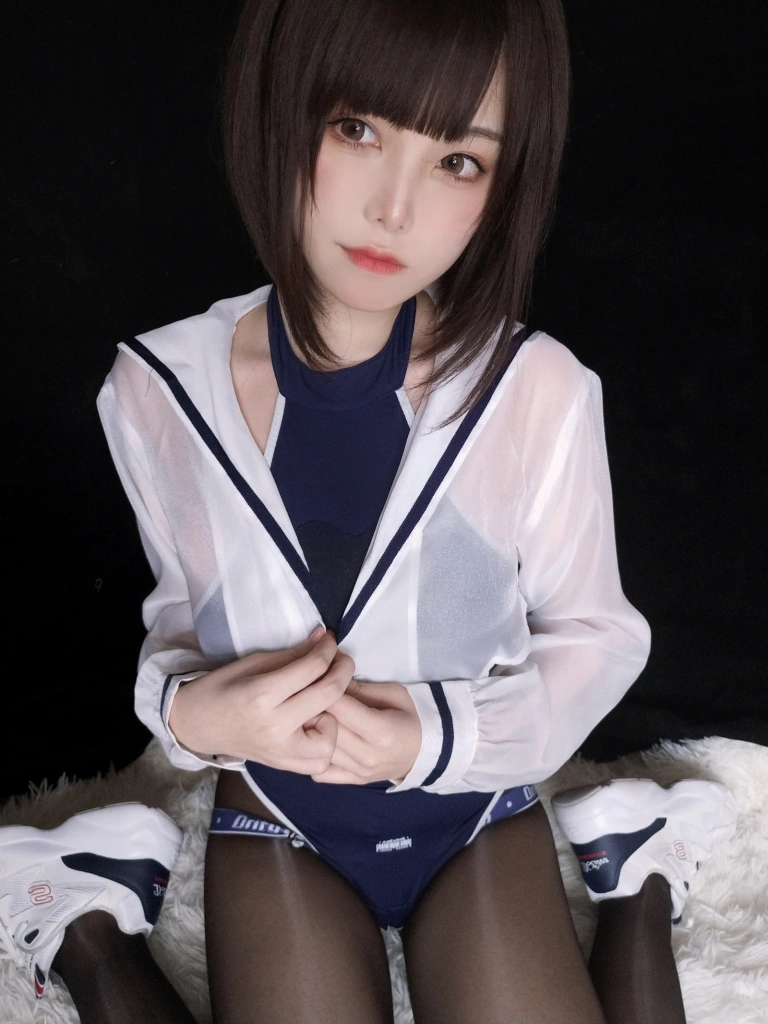蜜汁猫裘《水着》主题写真：34张全套美图