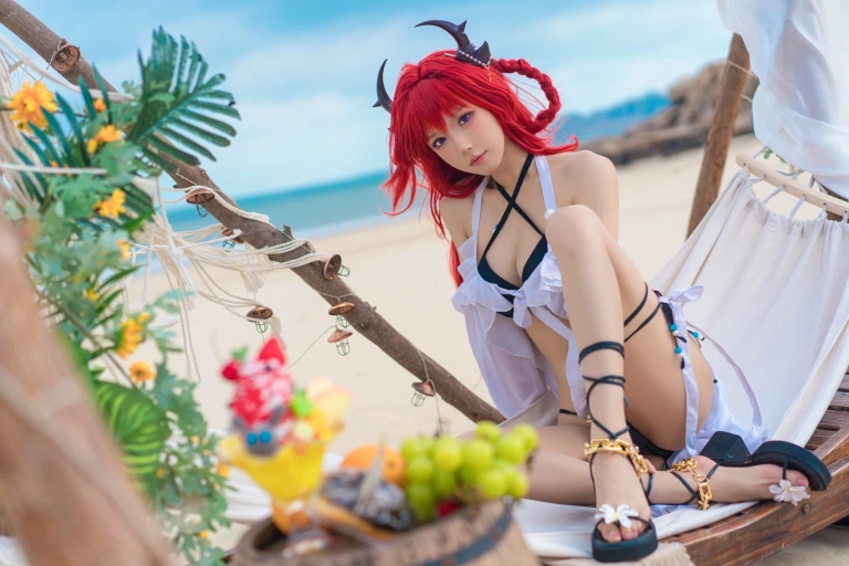 阿包也是兔娘《明日方舟 史尔特尔》主题写真：50张全套美图