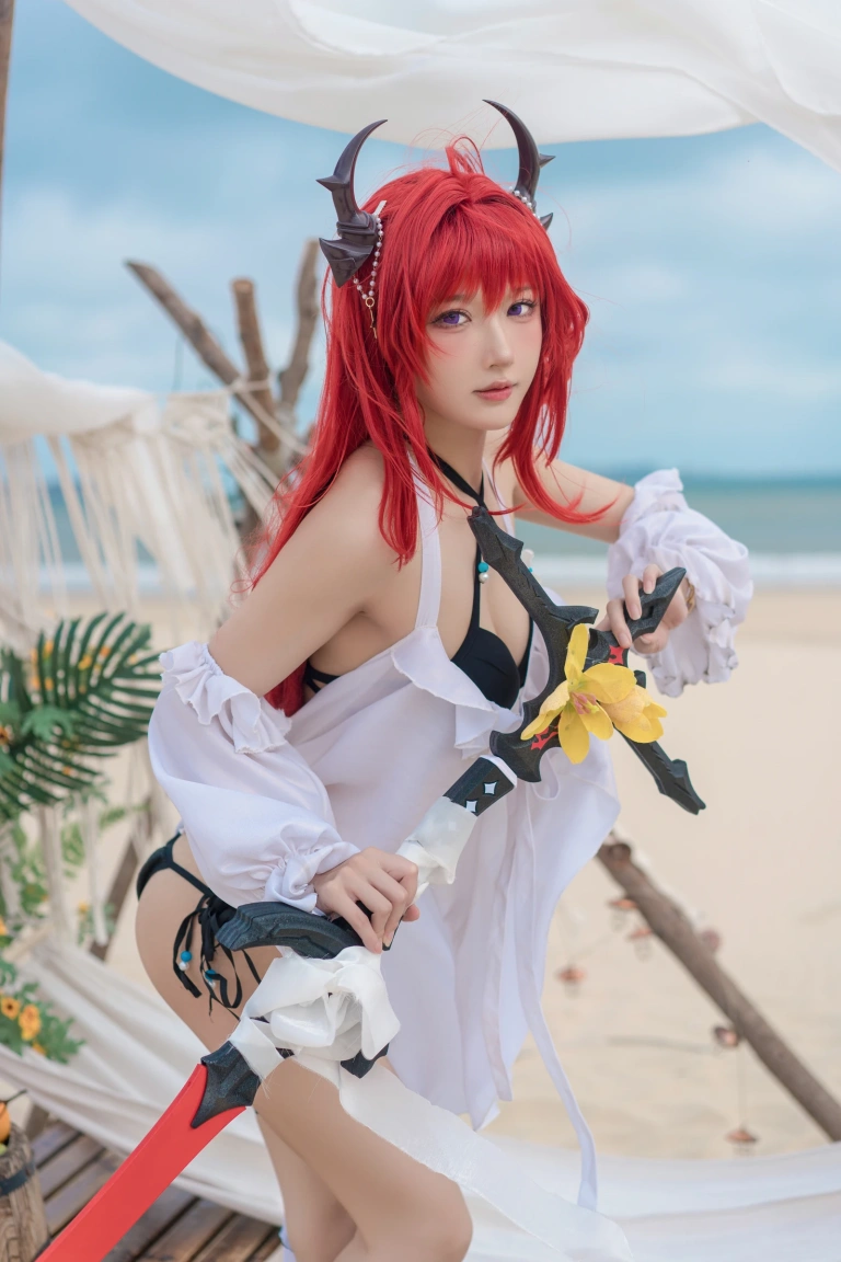 阿包也是兔娘《明日方舟 史尔特尔》主题写真：50张全套美图
