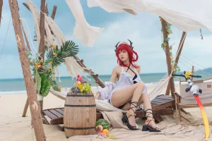 阿包也是兔娘《明日方舟 史尔特尔》主题写真：50张全套美图