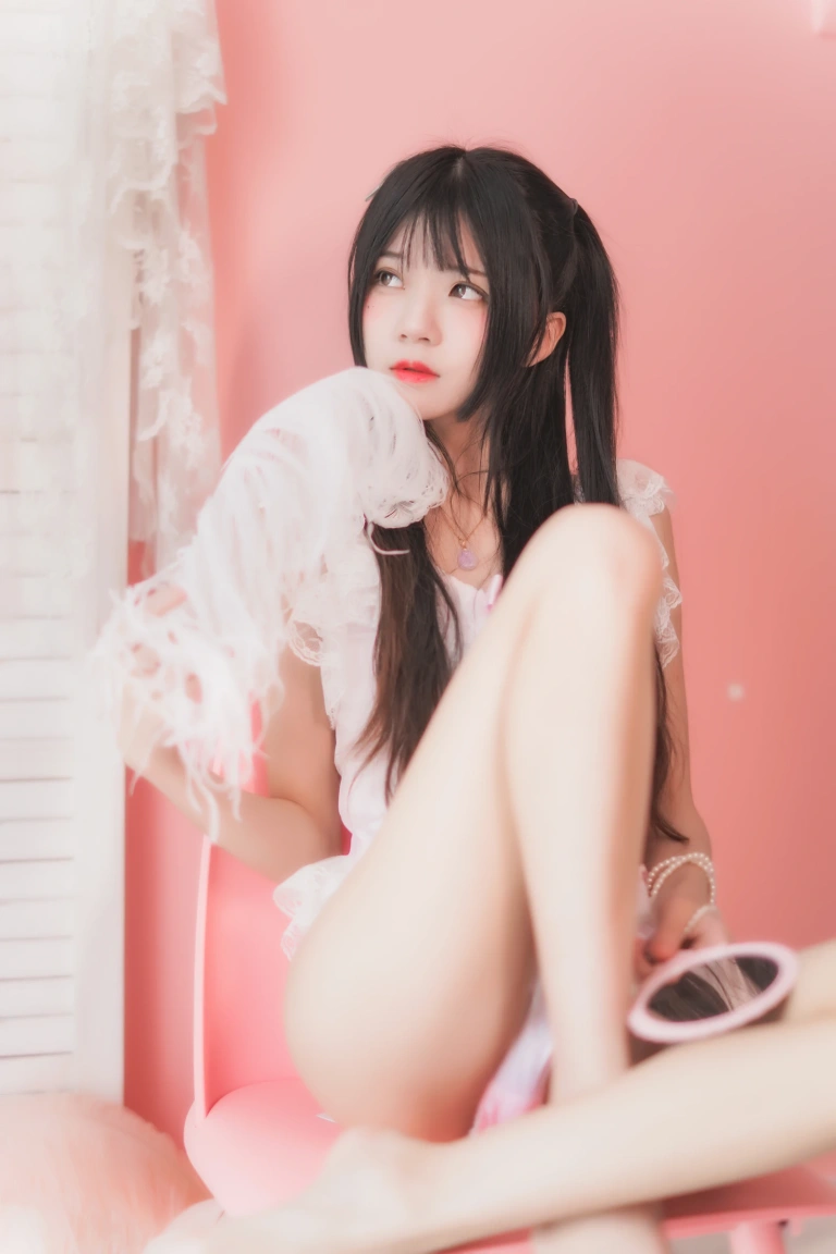 桜桃喵《冬眠 粉色浴缸》主题写真：57张全套美图