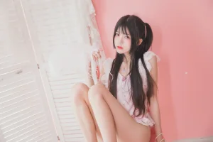 桜桃喵《冬眠 粉色浴缸》主题写真：57张全套美图