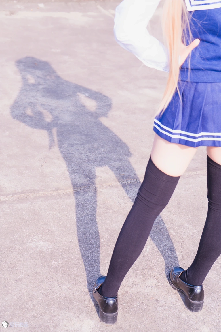面饼仙儿《双马尾COS》主题写真：41张全套美图