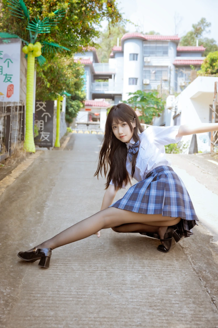 不呆猫《泳衣jk学妹》主题写真：59张全套美图，含1个视频