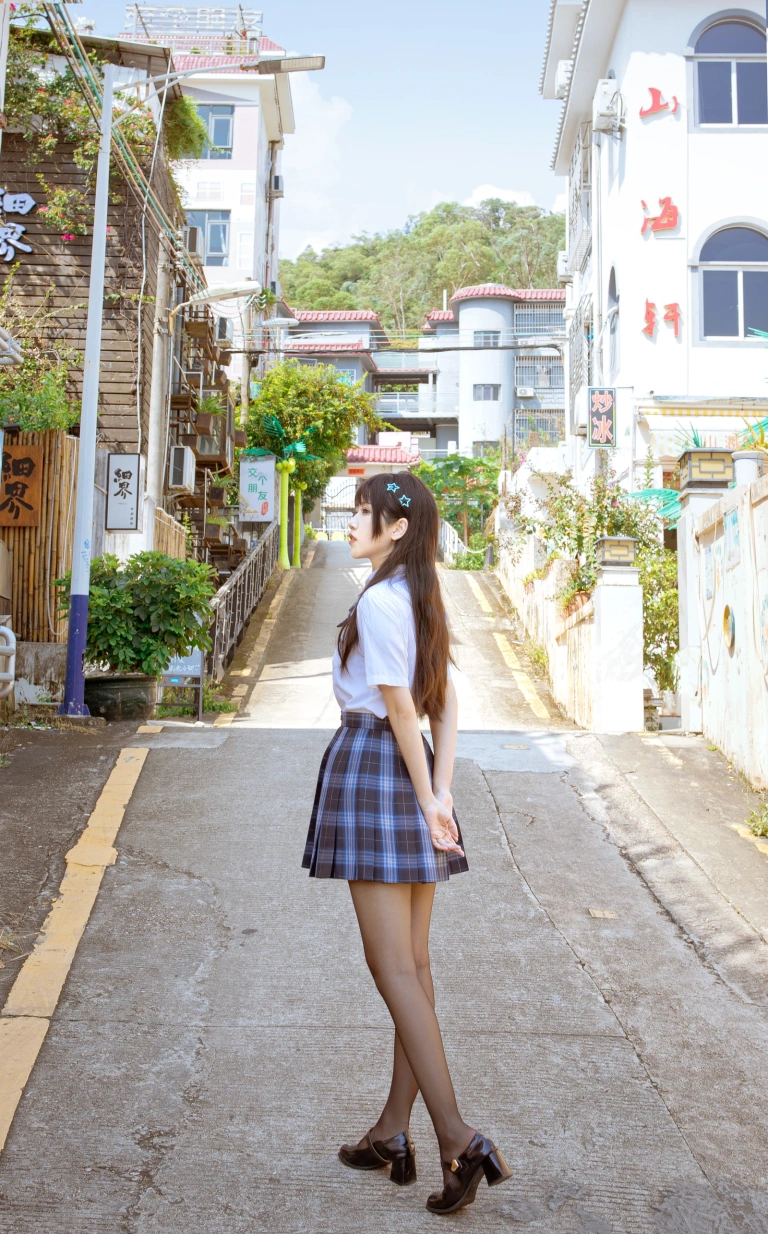 不呆猫《泳衣jk学妹》主题写真：59张全套美图，含1个视频