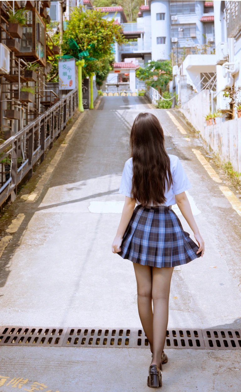 不呆猫《泳衣jk学妹》主题写真：59张全套美图，含1个视频