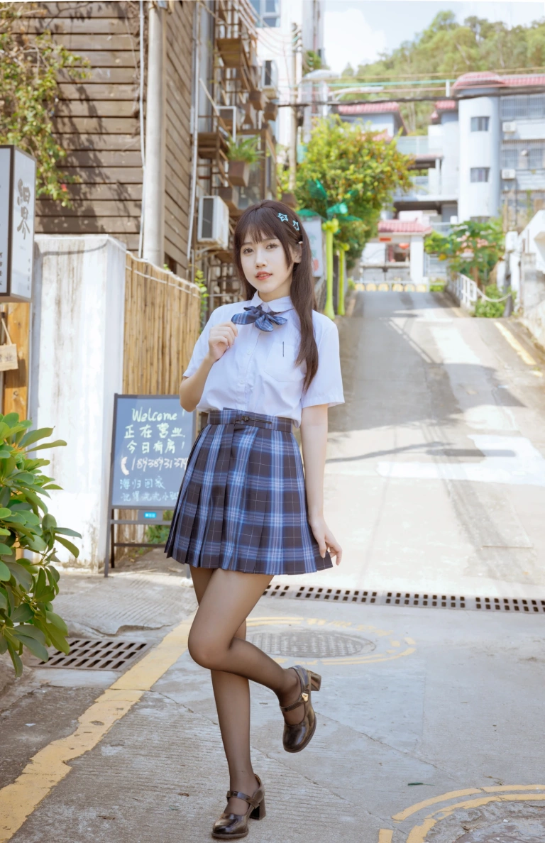 不呆猫《泳衣jk学妹》主题写真：59张全套美图，含1个视频