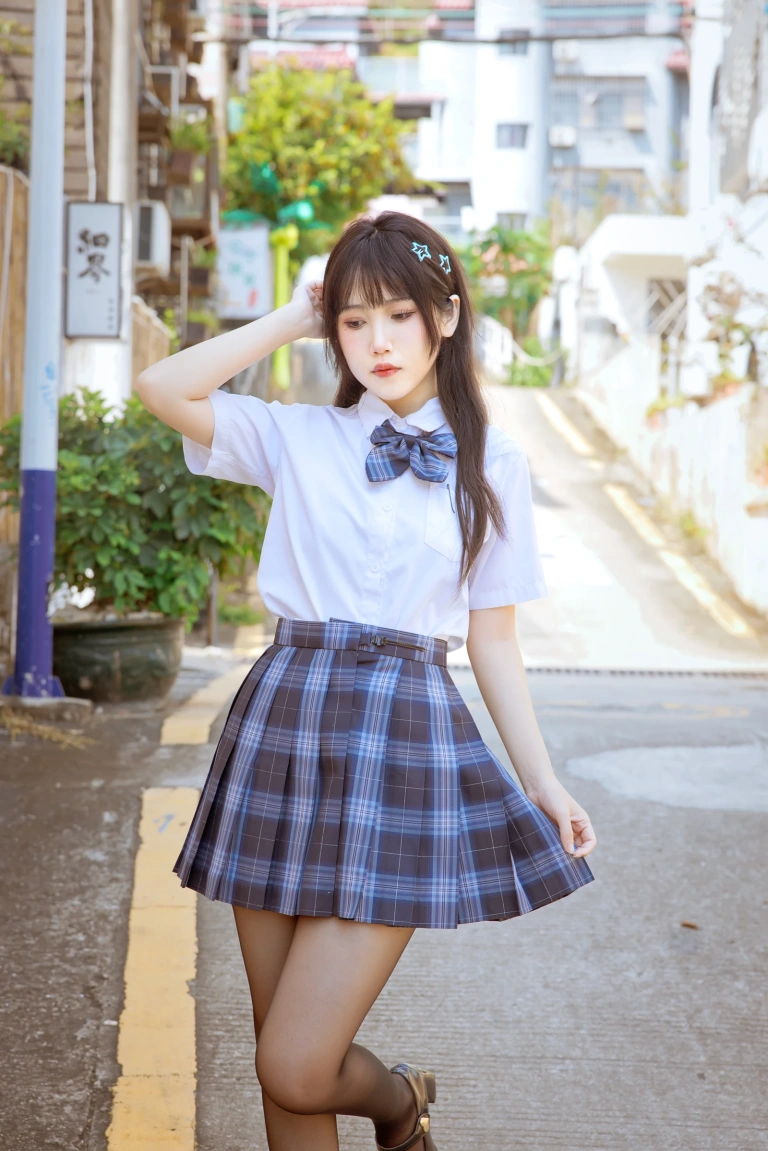 不呆猫《泳衣jk学妹》主题写真：59张全套美图，含1个视频