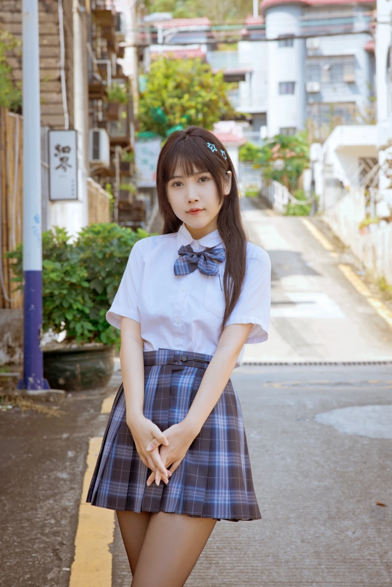 不呆猫《泳衣jk学妹》主题写真：59张全套美图，含1个视频