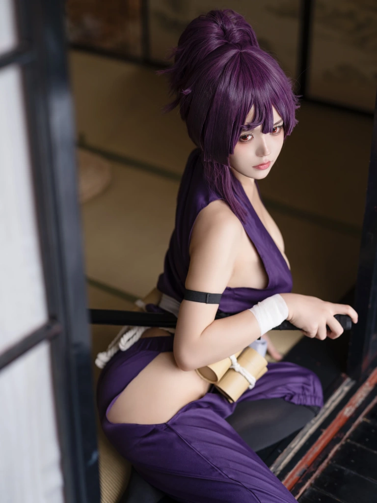 小仓千代《Yuzuriha 地狱楽 杠》主题写真：26张全套美图