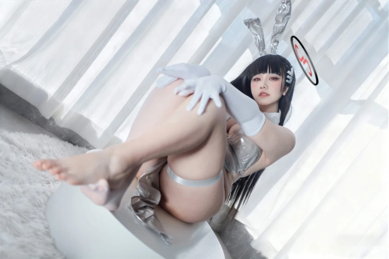 阿半今天很开心《蔚蓝档案 调月莉音 银色长裙》主题写真：102张全套美图，含3个视频