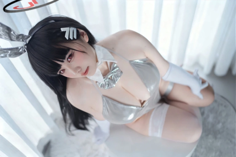 阿半今天很开心《蔚蓝档案 调月莉音 银色长裙》主题写真：102张全套美图，含3个视频