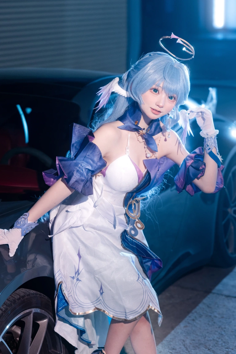 花铃《知更鸟》主题写真：18张全套美图