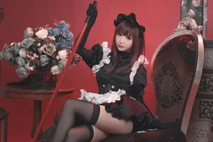 面饼仙儿《斯卡哈女仆》主题写真：20张全套美图