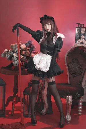 面饼仙儿《斯卡哈女仆》主题写真：20张全套美图