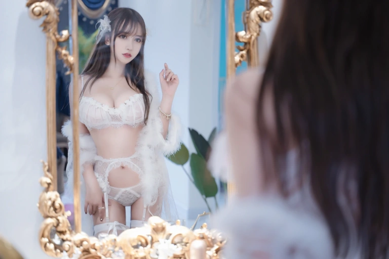 过期米线线喵《天使》主题写真：44张全套美图