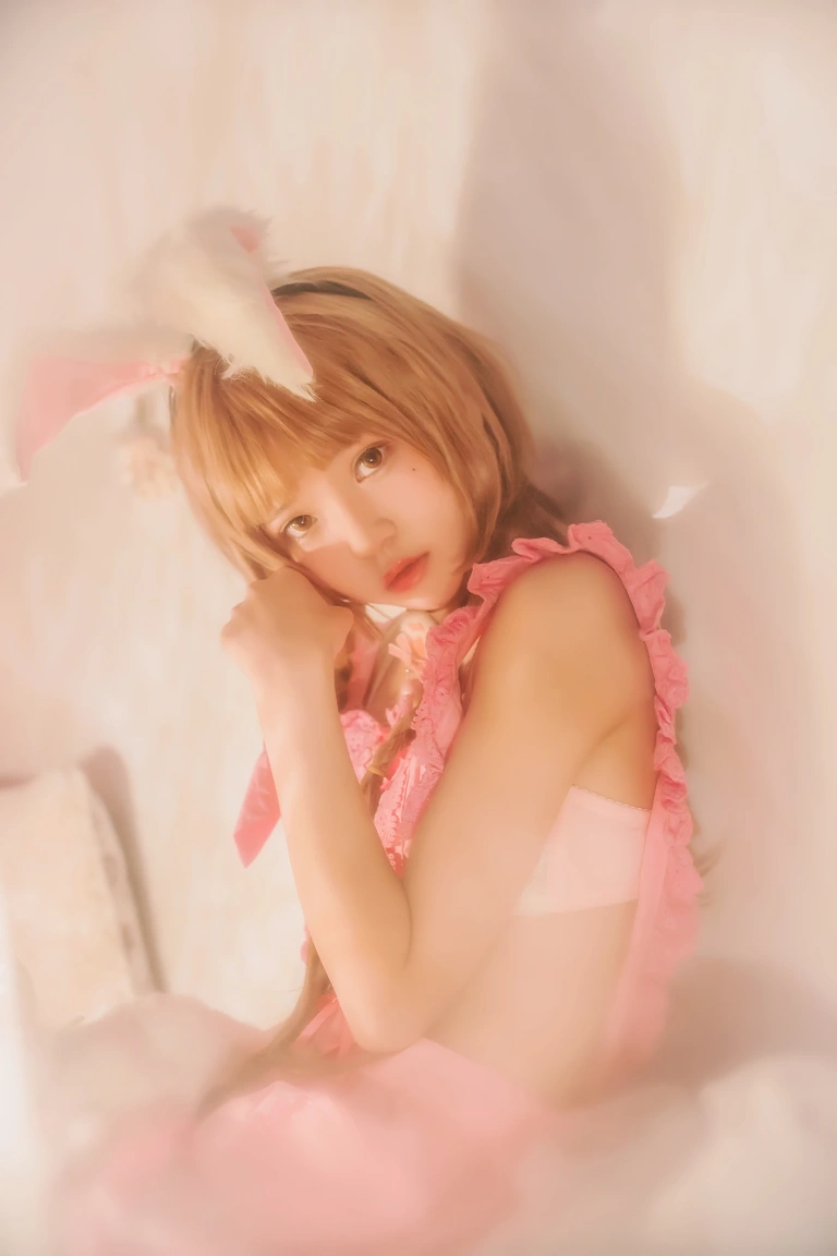 桜桃喵《冬眠 兔》主题写真：49张全套美图