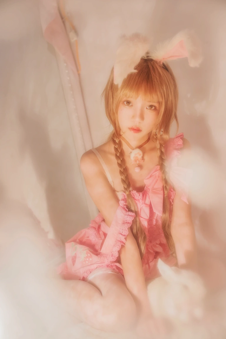 桜桃喵《冬眠 兔》主题写真：49张全套美图