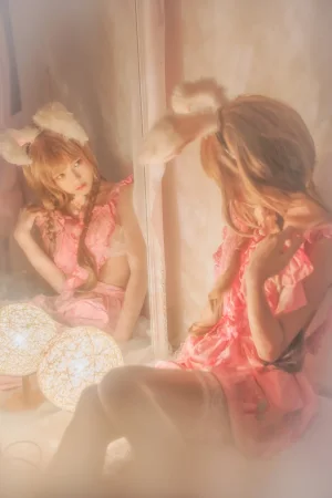 桜桃喵《冬眠 兔》主题写真：49张全套美图