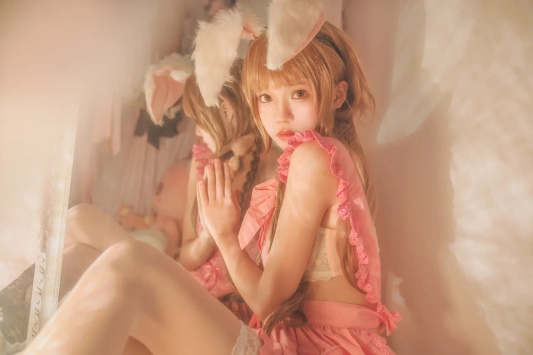 桜桃喵《冬眠 兔》主题写真：49张全套美图