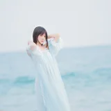 桜桃喵《冬眠 长裙》主题写真：14张全套美图