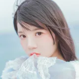桜桃喵《冬眠 长裙》主题写真：14张全套美图