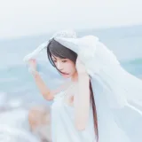 桜桃喵《冬眠 长裙》主题写真：14张全套美图