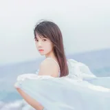 桜桃喵《冬眠 长裙》主题写真：14张全套美图