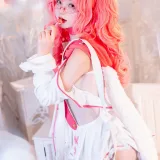 花铃《交错战线卡缇娜》主题写真：21张全套美图
