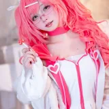 花铃《交错战线卡缇娜》主题写真：21张全套美图