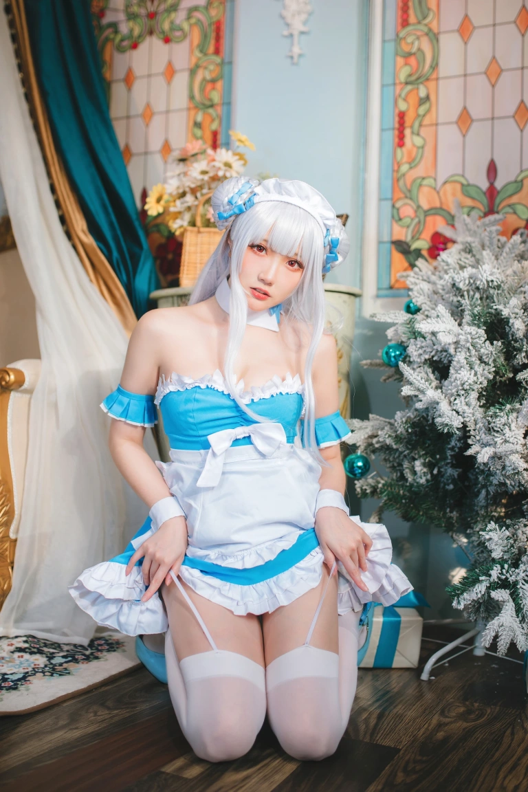 瓜希酱《碧蓝航线 小天鹅 女仆》主题写真：22张全套美图