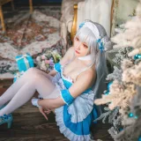 瓜希酱《碧蓝航线 小天鹅 女仆》主题写真：22张全套美图