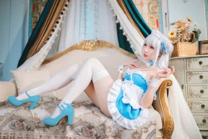 瓜希酱《碧蓝航线 小天鹅 女仆》主题写真：22张全套美图