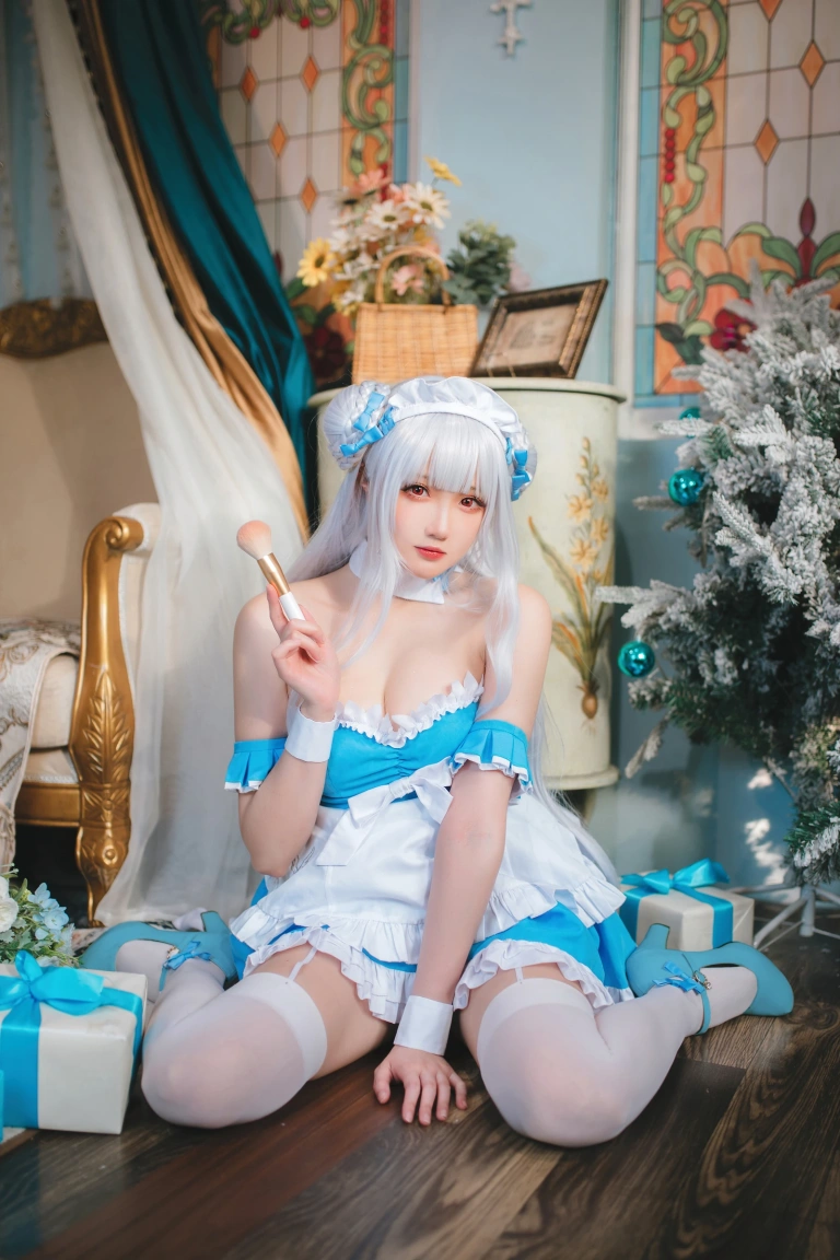 瓜希酱《碧蓝航线 小天鹅 女仆》主题写真：22张全套美图