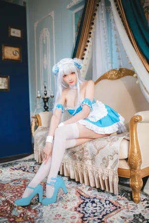 瓜希酱《碧蓝航线 小天鹅 女仆》主题写真：22张全套美图
