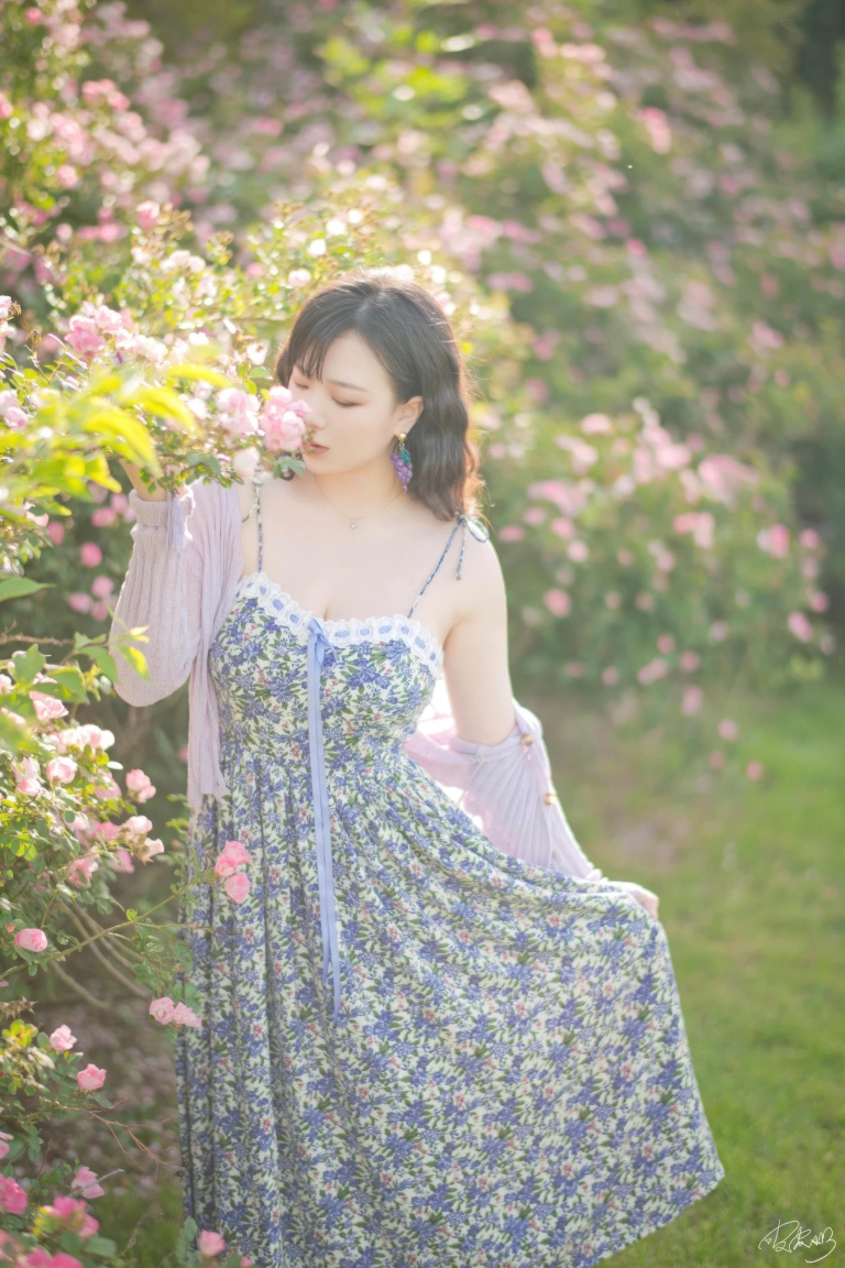 皮皮奶《蔷薇花》主题写真：36张全套美图