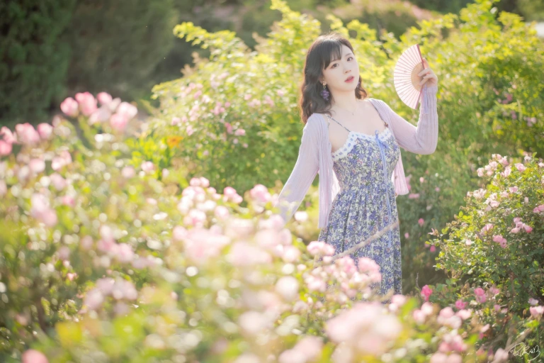 皮皮奶《蔷薇花》主题写真：36张全套美图